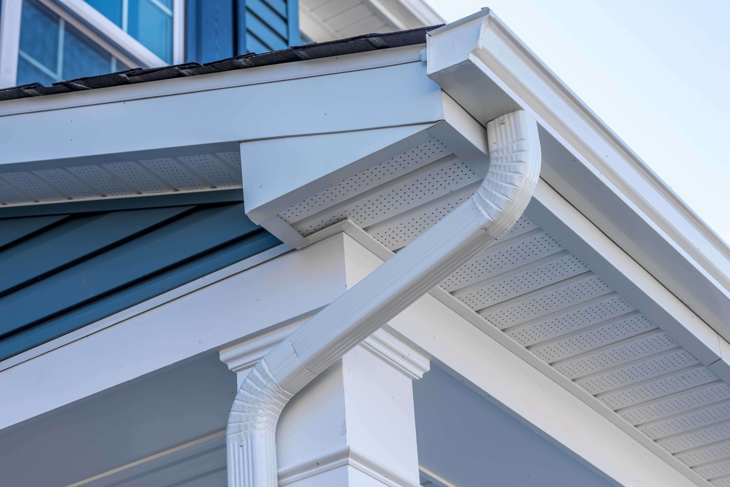 Cheap and durable vinyl gutters installation in Lake Charles
